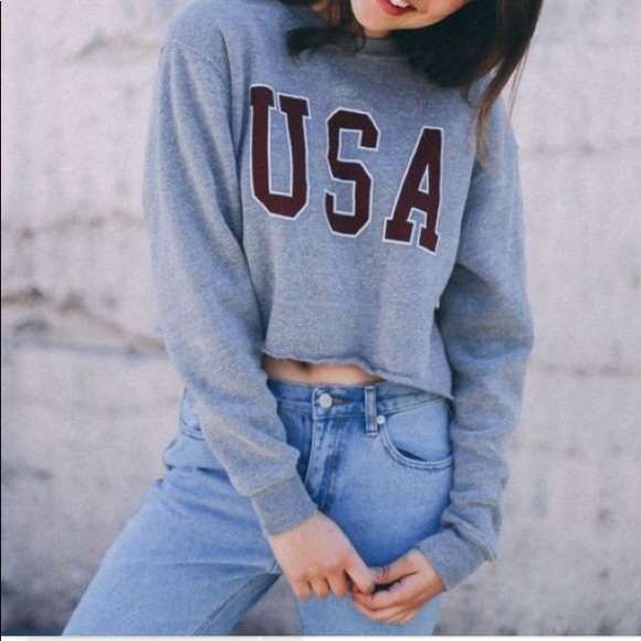 Brandy Melville Sweaters - Brandy Melville USA sweatshirt